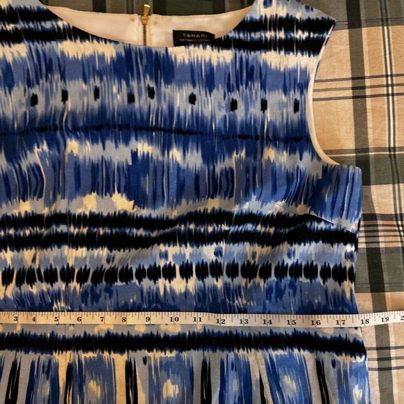 Tahari Sleeveless Midi Dress Sz 12P Blue‎ Abstract Stripe Coastal Summer Fitted - Picture 13 of 14